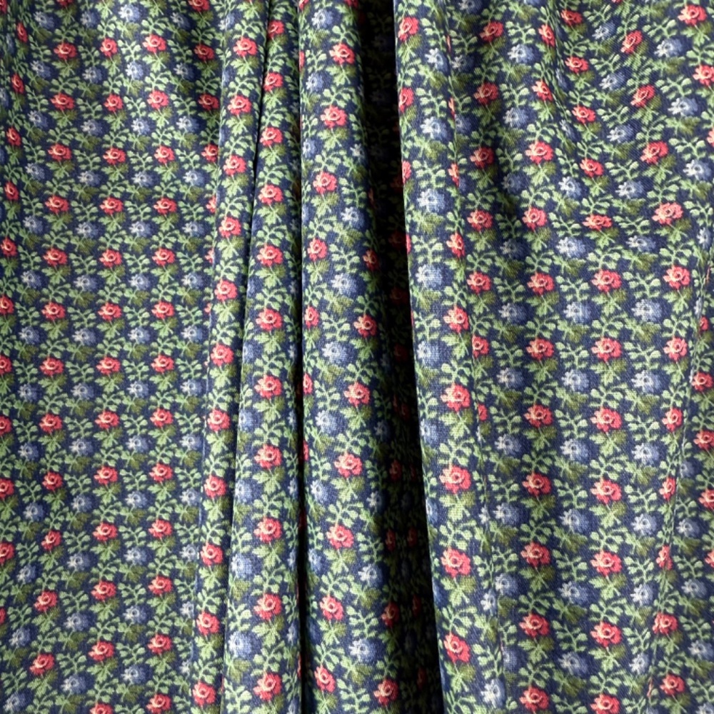 Crisp New Cotton Fabric 2 yds Pink Cabbage Roses on Blue Calico Quilting Quilt - Picture 12 of 12
